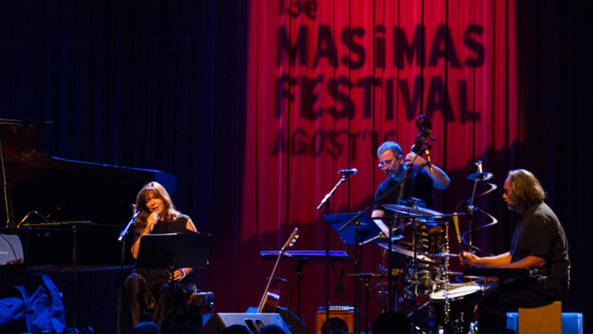 La cantante mallorquina Maria del Mar Bonet durante el espectáculo 'Homenatges'.