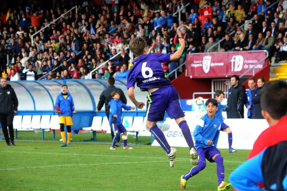 El Málaga rubrica su nombre en el libro dorado del Arousa Fútbol-7