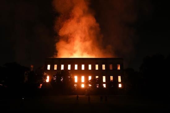 Un incendio consume el Museo Nacional de Río de Janeiro