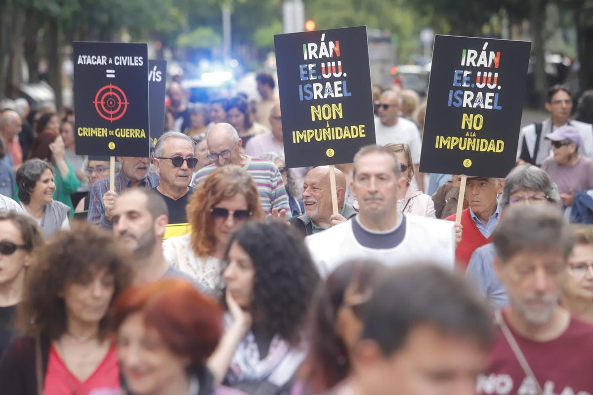 Una manifestación dice ‘No a la guerra’ en las calles de Córdoba
