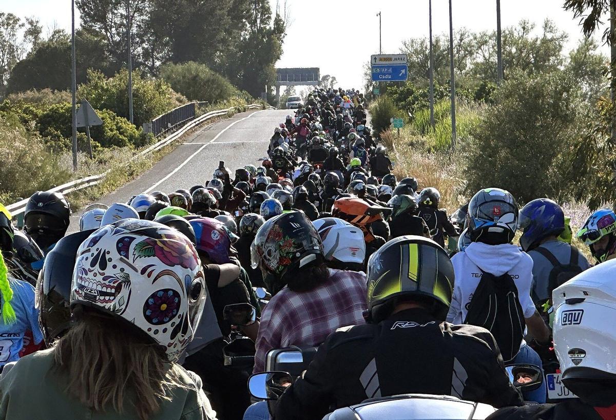 Moteros en caravana hacia Jerez en una imagen de archivo.