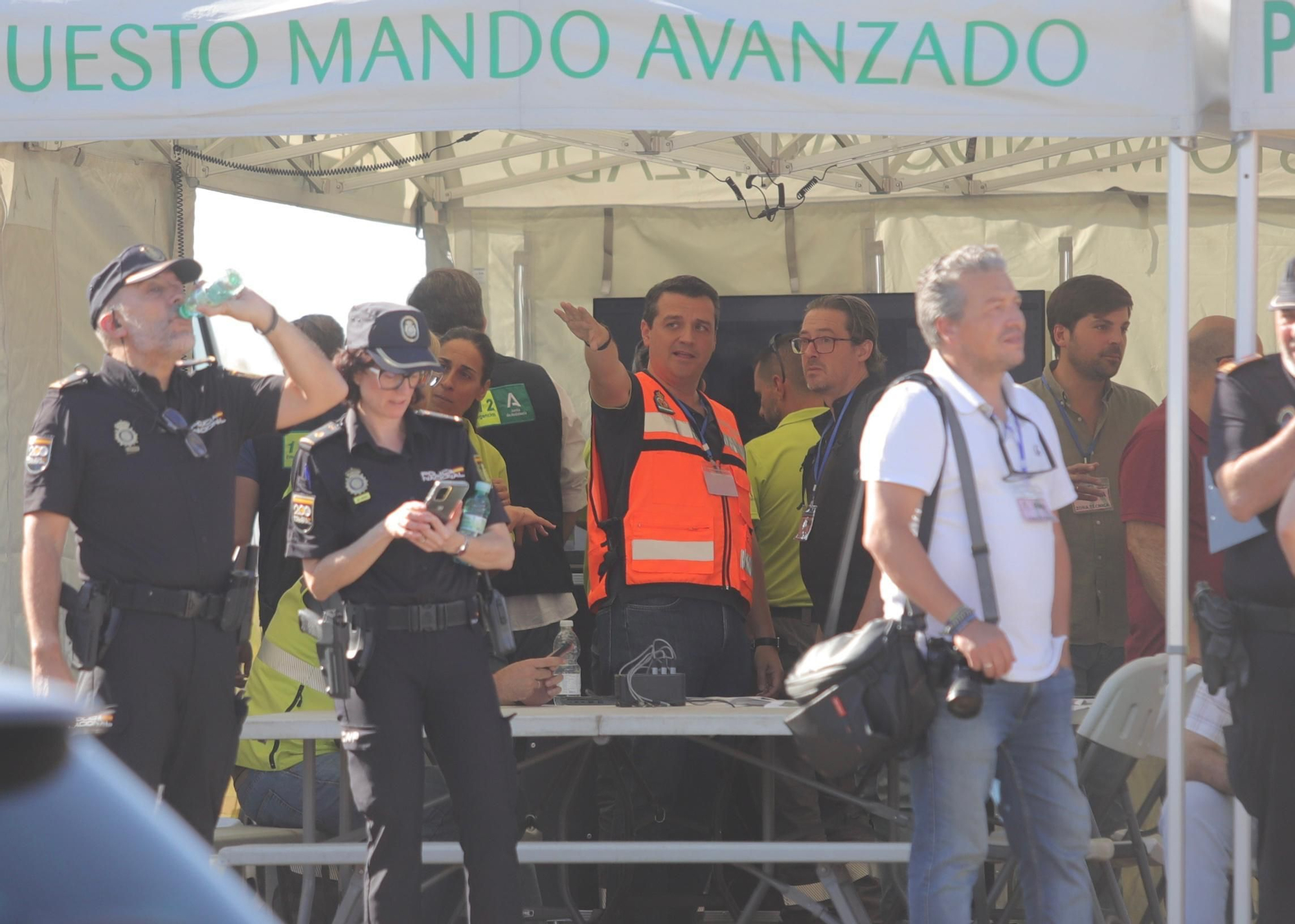 Las imágenes de la mañana en el entorno del incendio de La Albaida