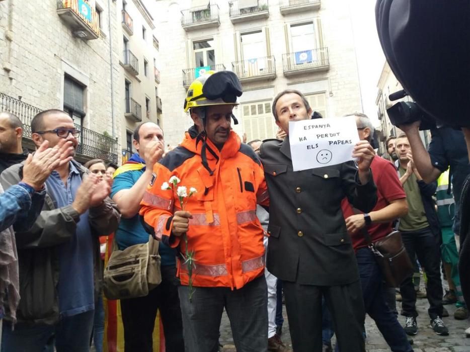 Concentració de rebuig de les actuacions policials de l'1-O a la plaça del Vi