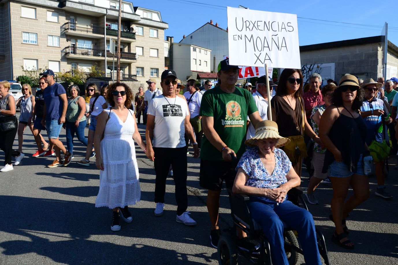 Moaña planta el grito en la calle: "Coa nosa saúde non se xoga"