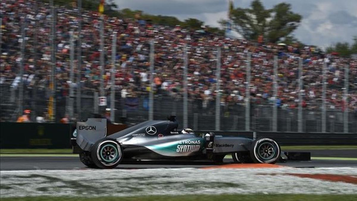 Hamilton ha 'volado' con el Mercedes en Monza