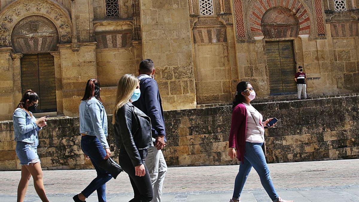 Ayer, domingo de mañana soleada, algunos cordobeses acudieron a la zona.