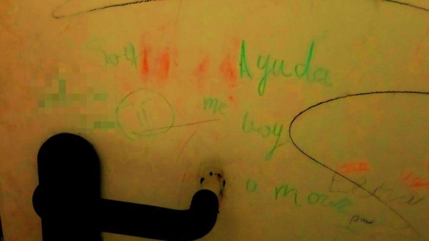Pintada aparecida en el colegio Rosa Molas de Zaragoza. | EL PERIÓDICO