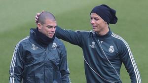 Primer entrenament del Madrid a Manchester, al camp del City.