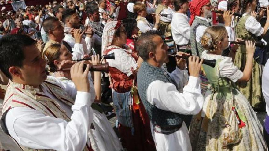 El patronato de Algemesí logra acortar 90 minutos el desfile