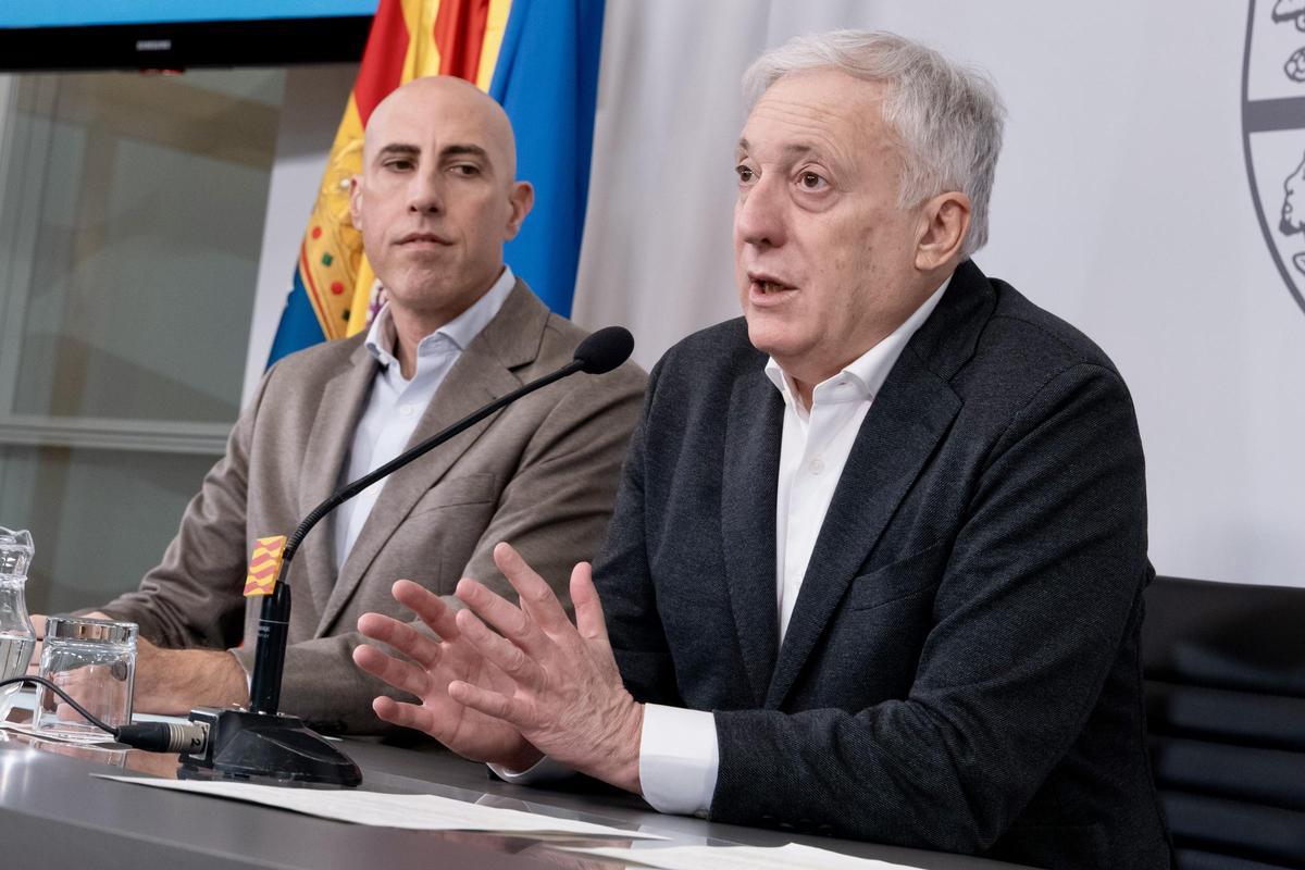 El consejero Octavio López junto al director general de Transportes, David Sánchez Fraile.