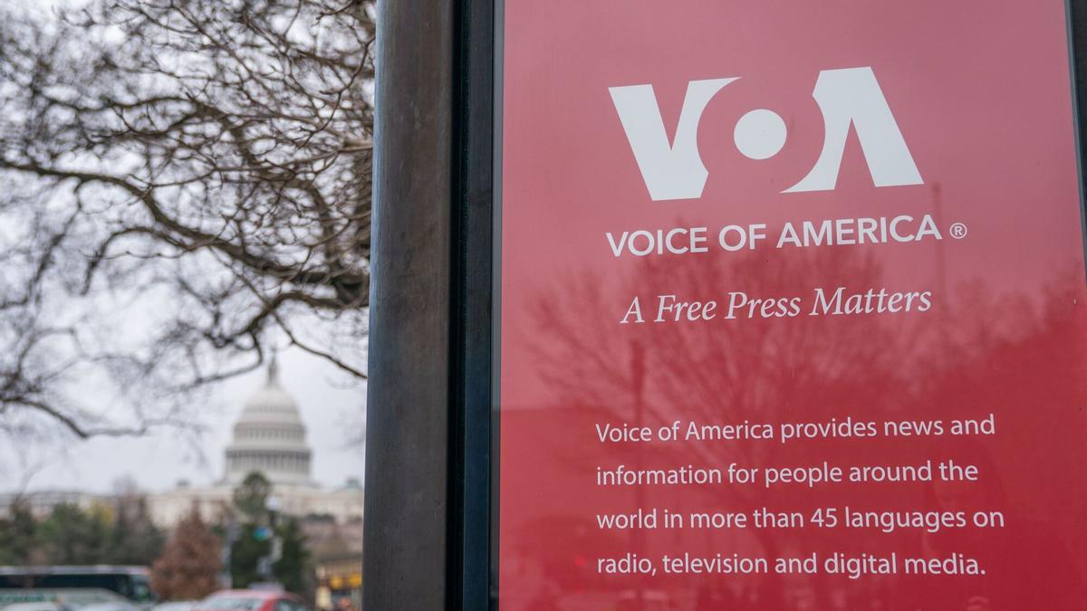 Anuncio de Voice of America en Washington.