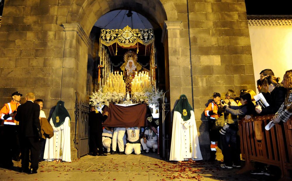 Semana Santa: Procesión de la Macarena en Santa Cr