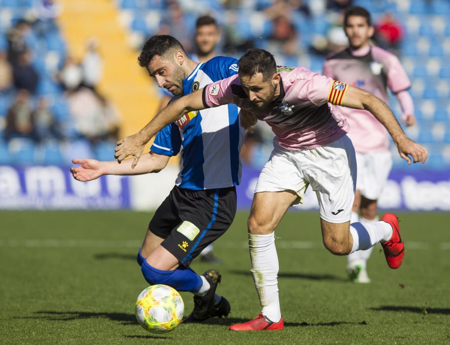 El Hércules desperdicia la ocasión y no pasa del empate ante el AE Prat.