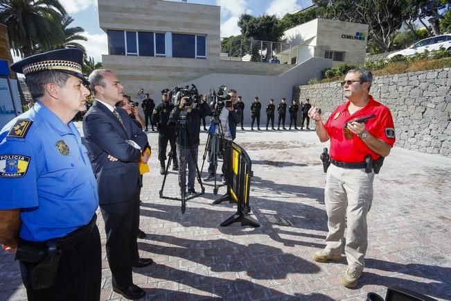 La Policía Local se refuerza con nuevos chalecos antibalas