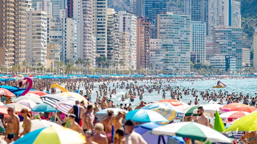Alicante paga su dependencia del turismo con la pérdida de 14.000 empleos en dos meses