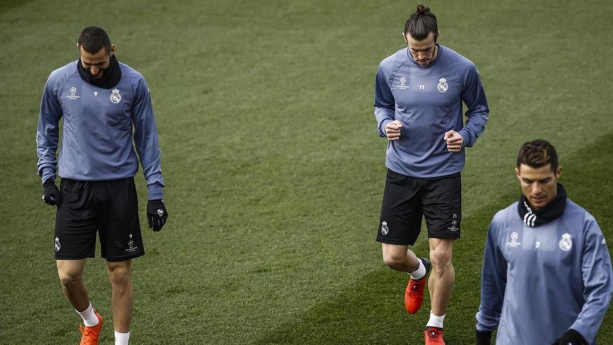 Benzema, Bale y Cristiano, cuestionados por su actitud defensiva