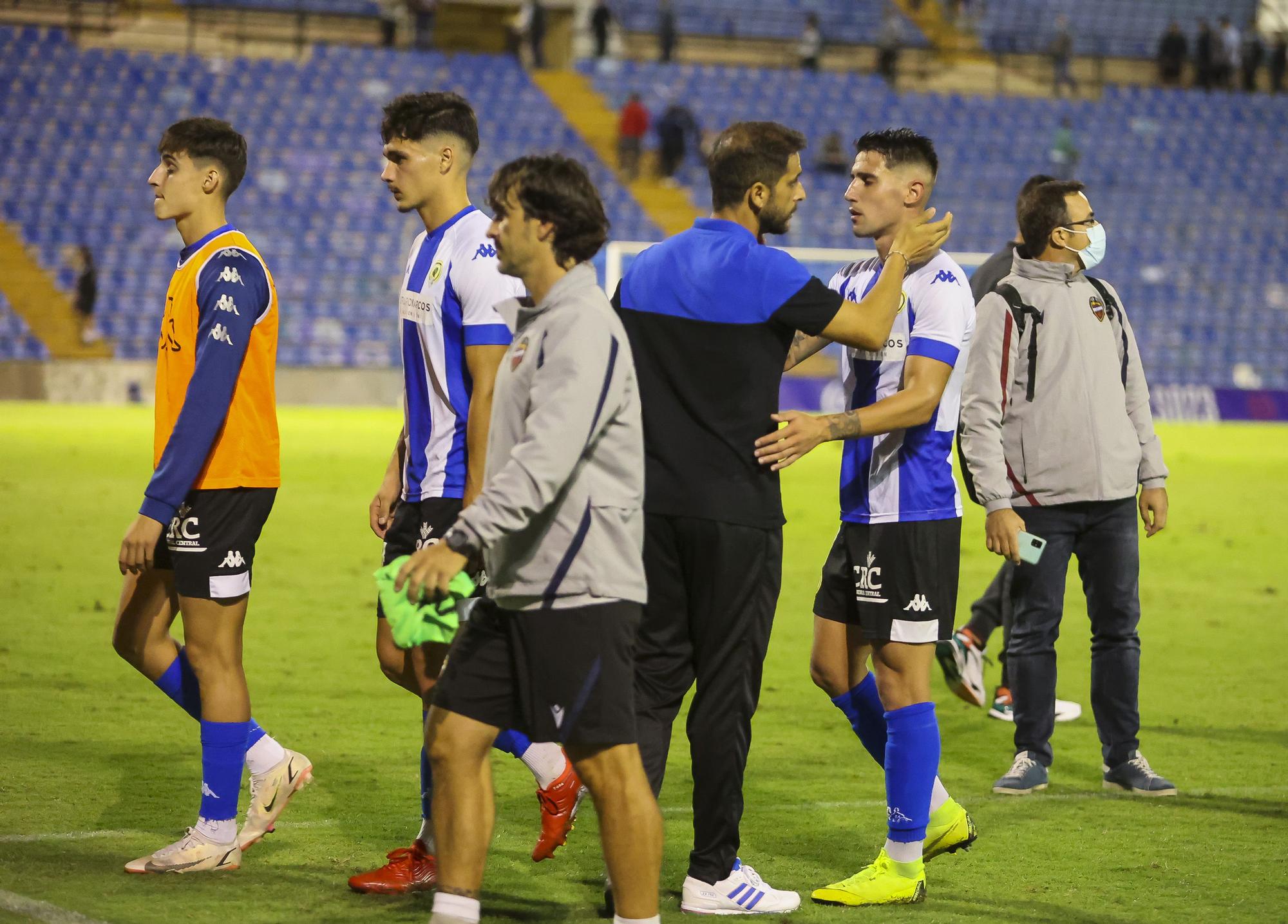 El Rico Pérez se harta del equipo: así se vivió en el estadio el Hércules - Atlético Levante