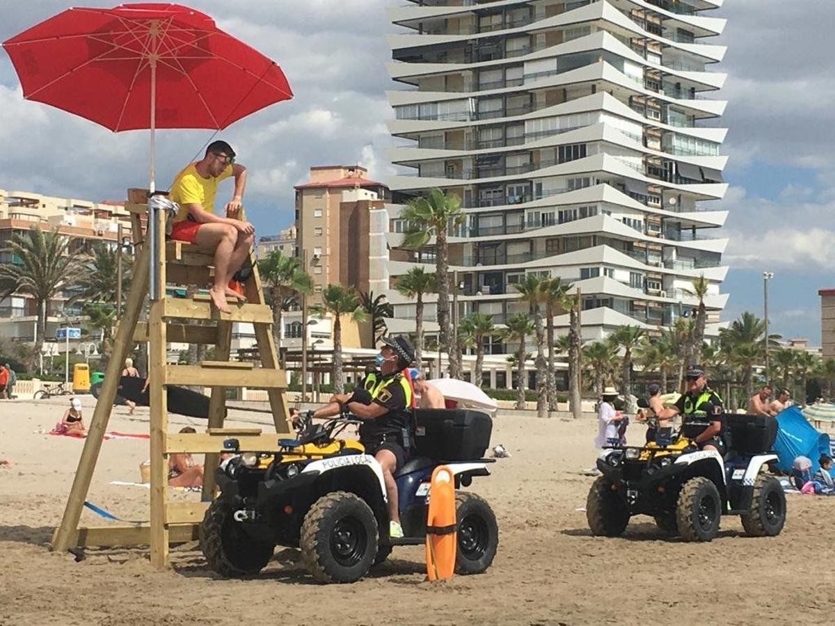 Disueltos cinco botellones y sancionados ocho establecimientos de hostelería en Alicante este fin de semana