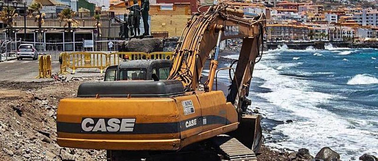 Obras en el litoral del municipio de Candelaria, en Tenerife. |