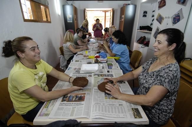 TALLERES DE CERAMICA Y BAILE POR EL DIA DE ...