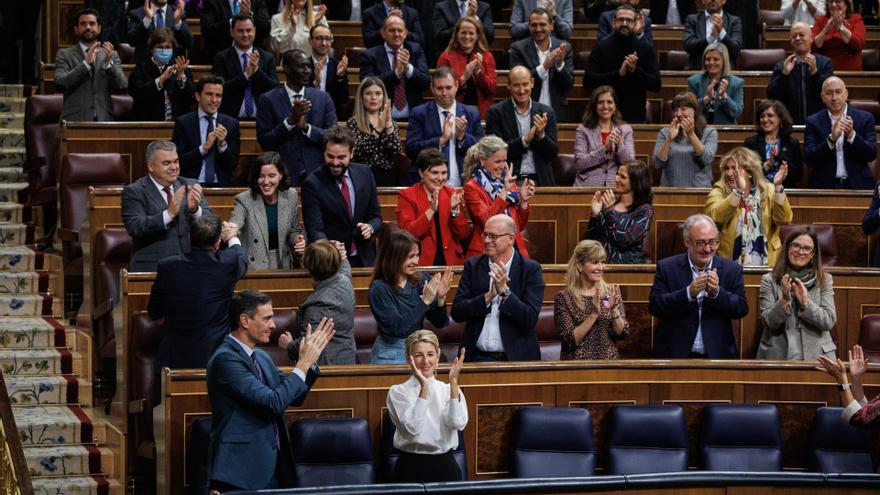 La bancada socialista en pie para votar la eliminación del delito de sedición