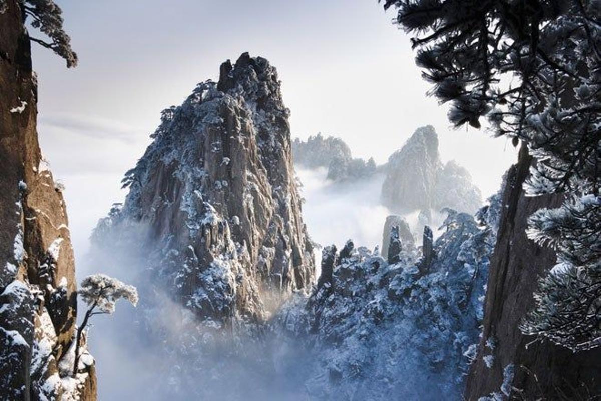 Montañas Huangshan en invierno, China.