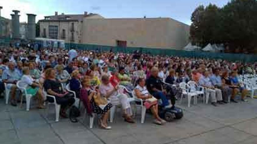 Aspecto que presentó la plaza de la Catedral el sábado durante el festival.