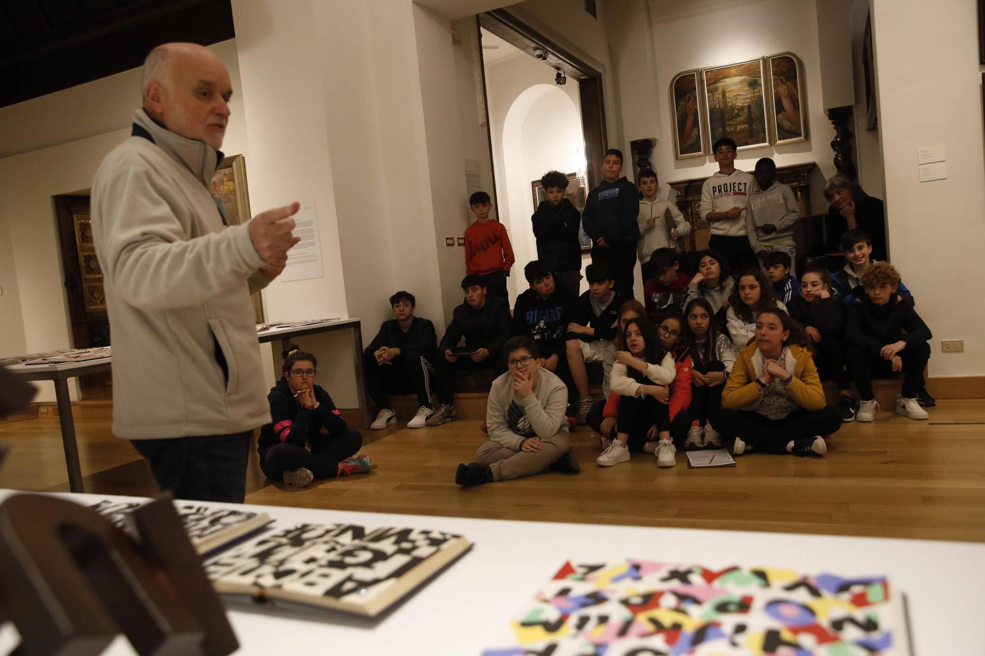 El libro toma otra dimensión en el museo Evaristo Valle con &quot;un homenaje al abecedario&quot; (en imágenes)