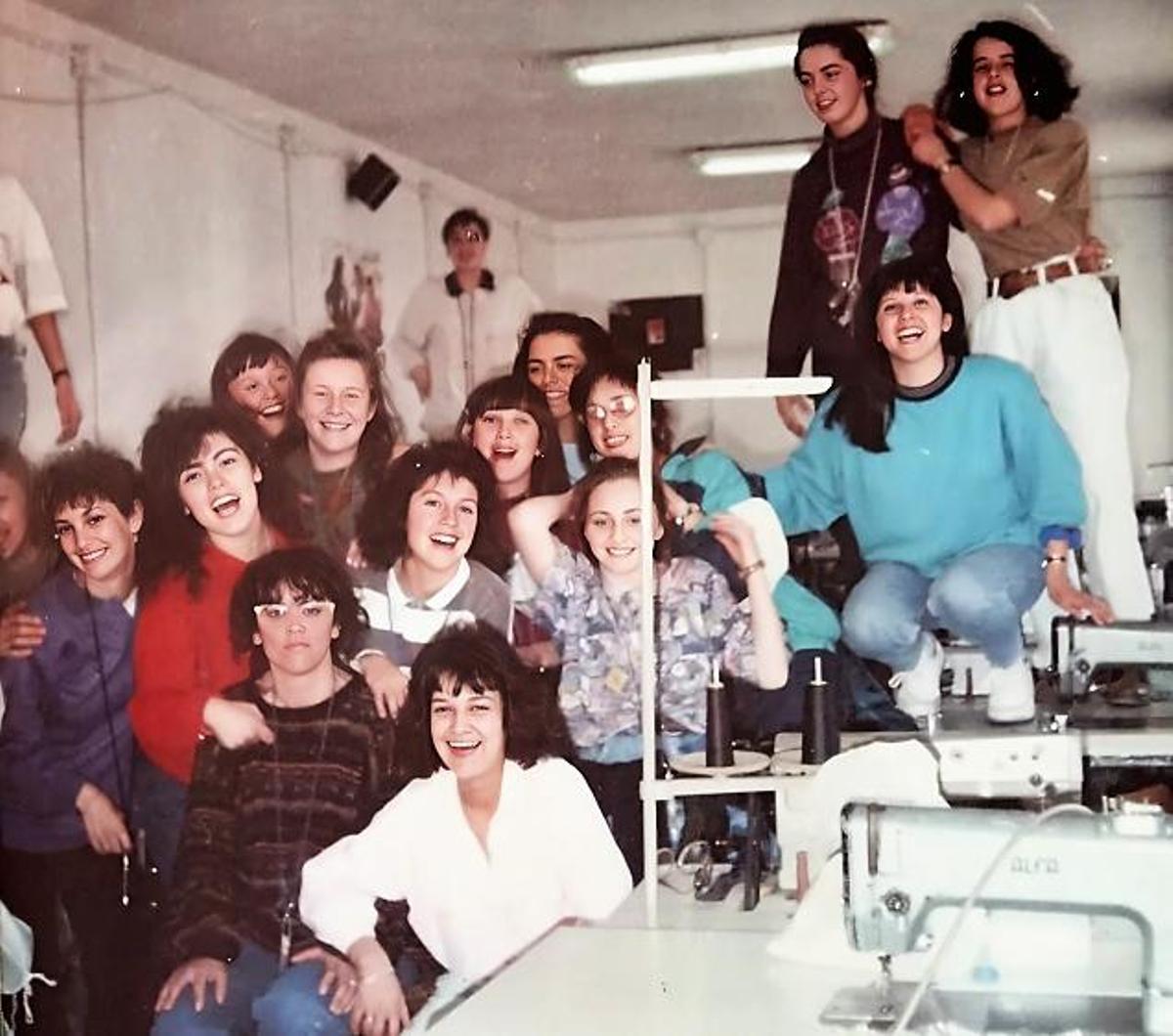 Imagen de las chicas de la cooperativa de los años 80