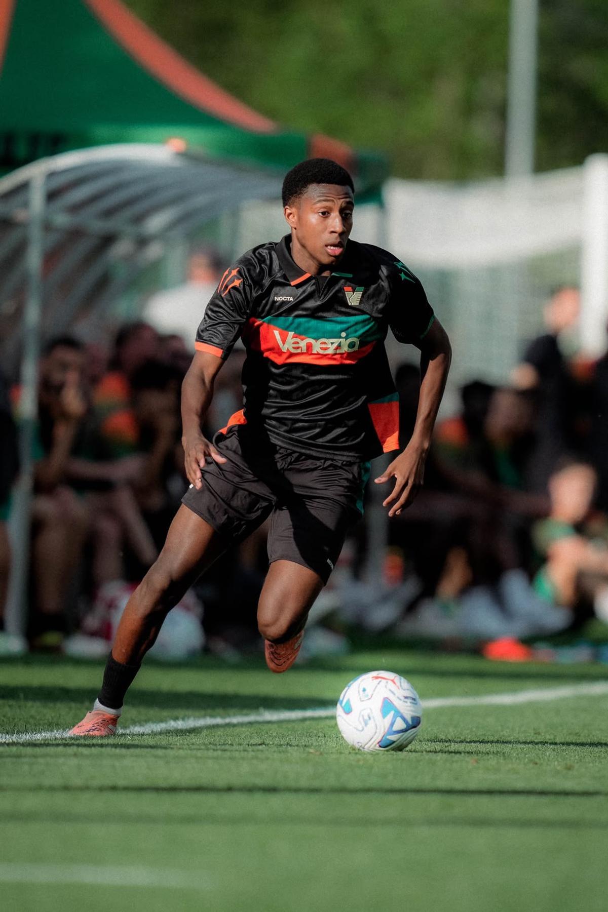 Gomes, en un partido de la pretemporada del Venezia.