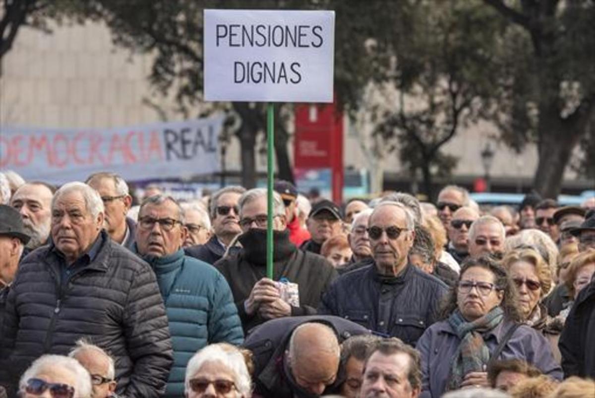Concentración de jubilados en la plaza de Catalunya de Barcelona el pasado 22 de febrero.