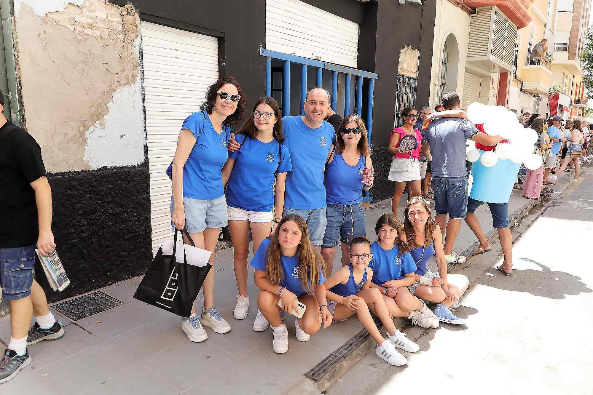 El Grau da inicio a las fiestas de Sant Pere con pólvora, bous y música