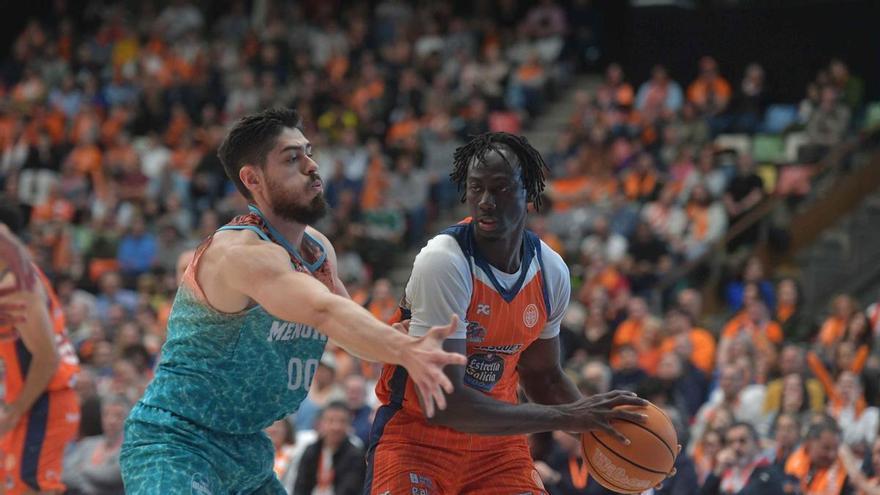 Primera bola de partido para el Leyma ante el Menorca