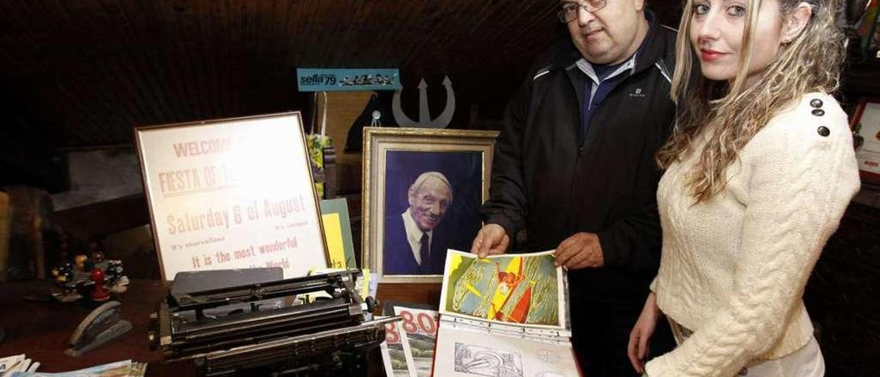 María Collado y el gijonés Alberto Estrada, con material antiguo del Descenso del Sella.