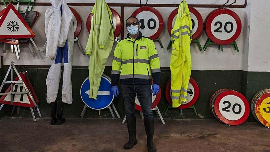 José Luis Hernández Merchán, en el Parque de Maquinaria de la Diputación de Zamora.