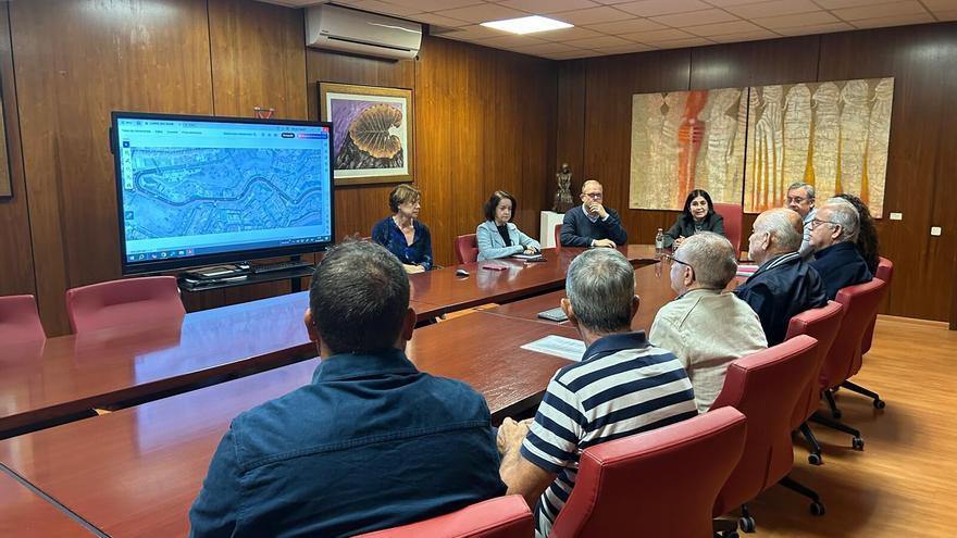 Carolina Darias se reúne con los vecinos del Barranquillo Don Zoilo por el carril bici