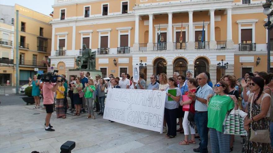 Toda la oposición salvo Cs critica la supresión de conserjes en colegios de Badajoz