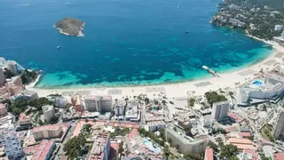 Prohíben el baño en la playa de Magaluf por un vertido causado por las últimas lluvias