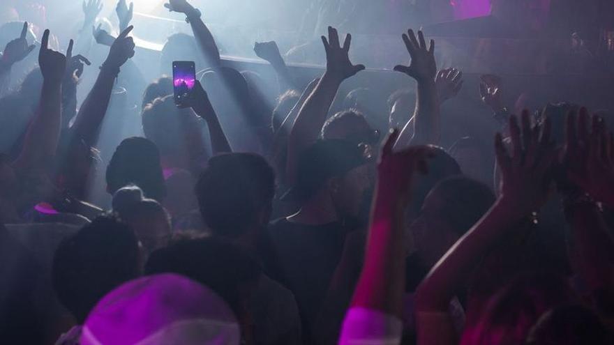Una joven denuncia que le inyectaron droga en una discoteca de Ibiza