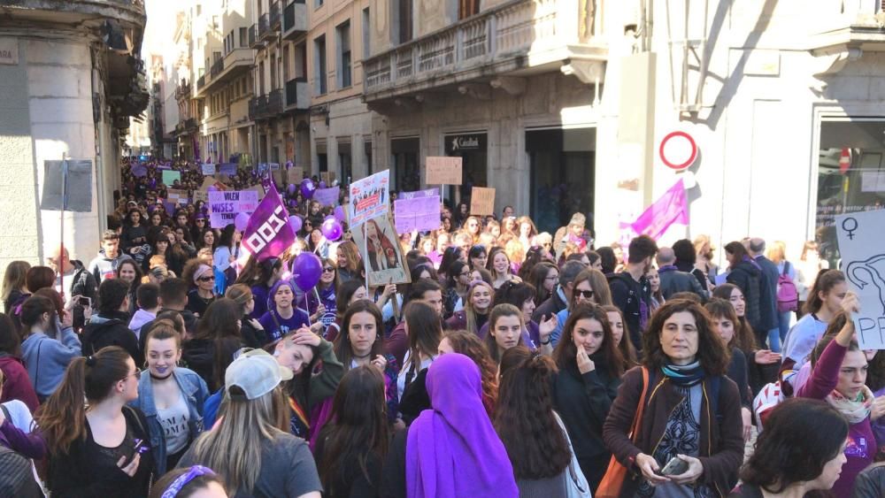 Manifestació estudiantil a Girona de la vaga del vuit de març