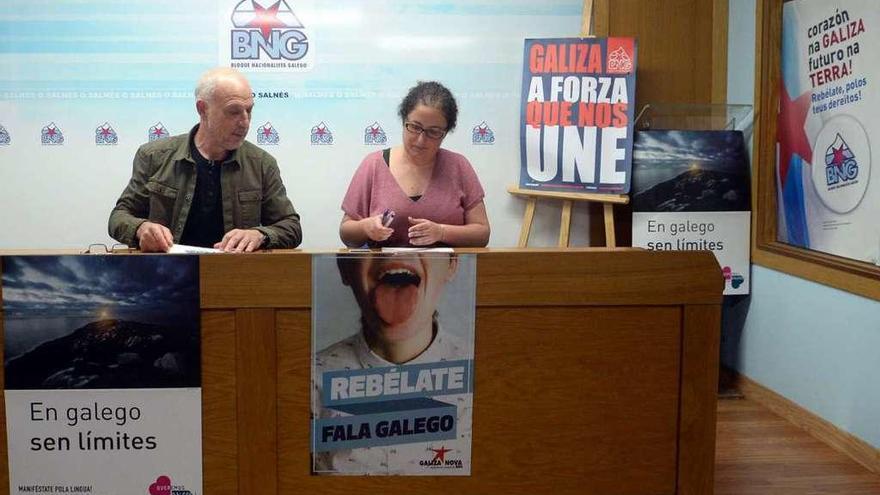 Representantes del grupo nacionalista en rueda de prensa. // Noé Parga