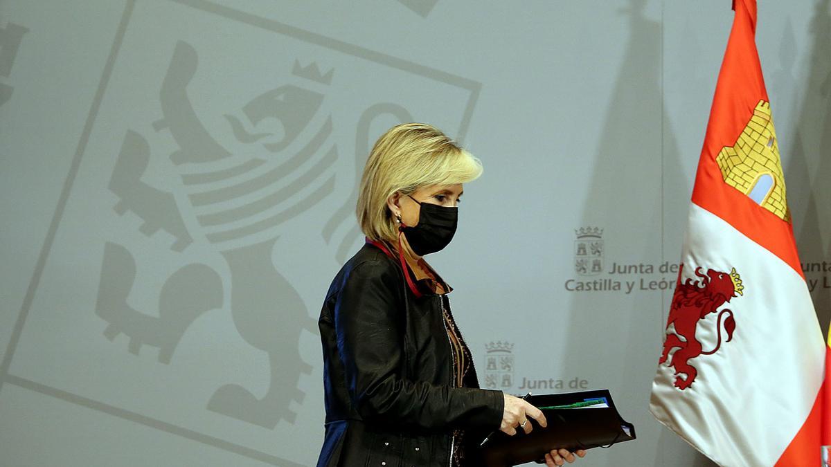 Verónica Casado, consejera de Sanidad de Castilla y León, durante la rueda de prensa.