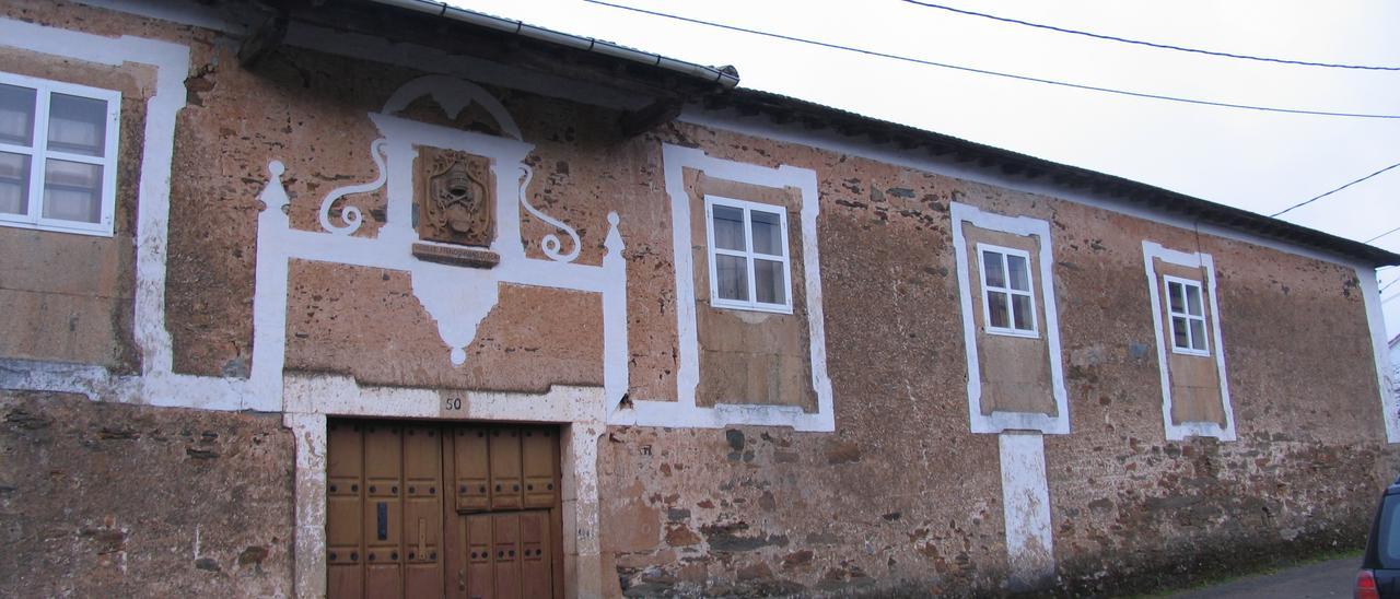 Casa rectoral de Castro de Laza.