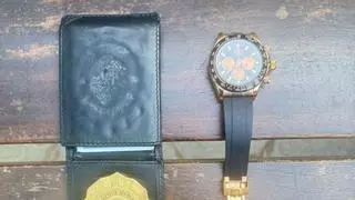 Roban un reloj de lujo a un turista sentado en el paseo de Gràcia y los detienen cuando escapaban en metro