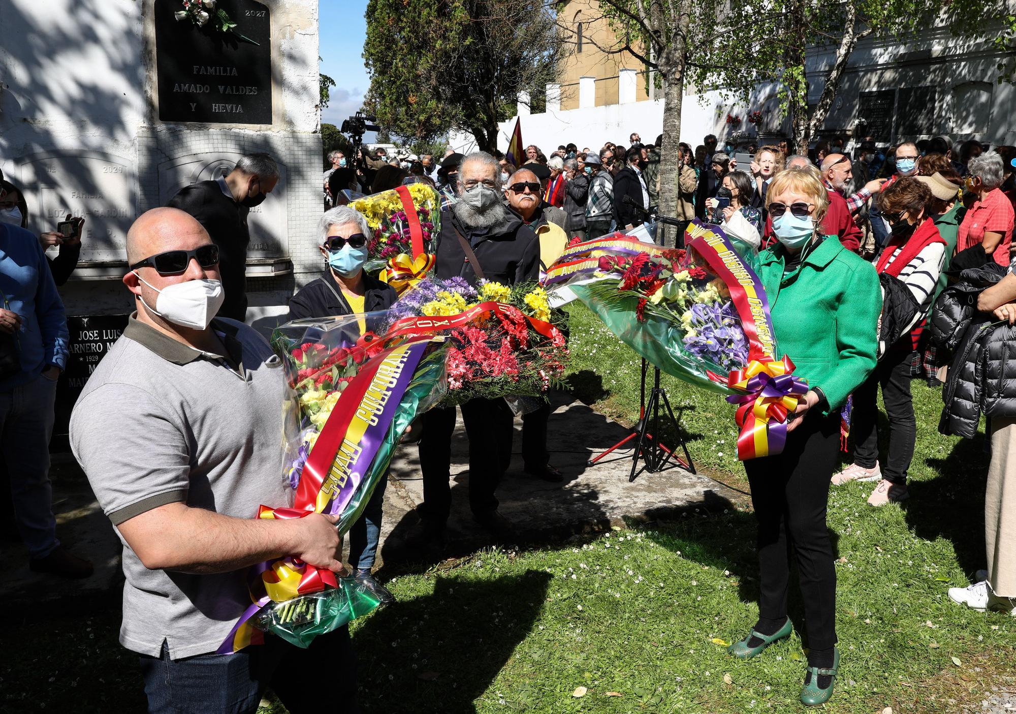 En imágenes: Homenajes en El Sucu para conmemorar la II República