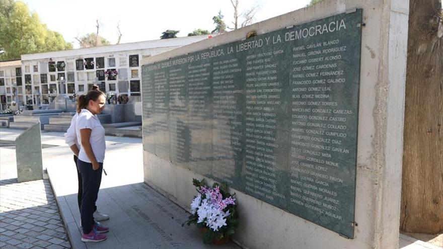 La comisión de la memoria propone crear una oficina para las víctimas