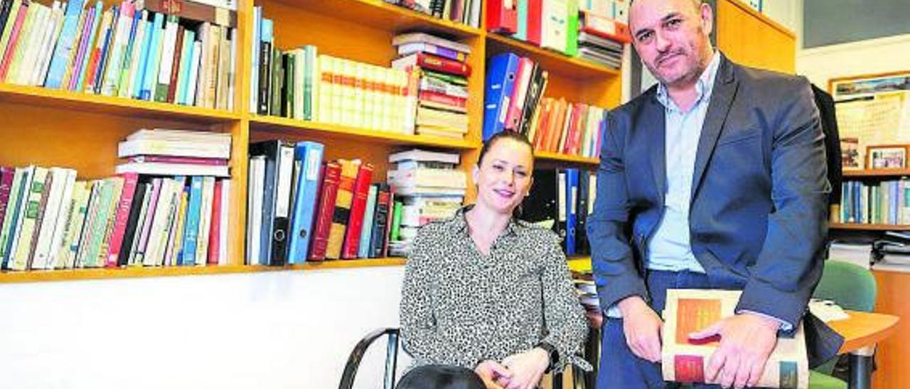 Tewise Ortega y José Luis Zamora, en la Facultad de Ciencias Jurídicas de la ULPGC.