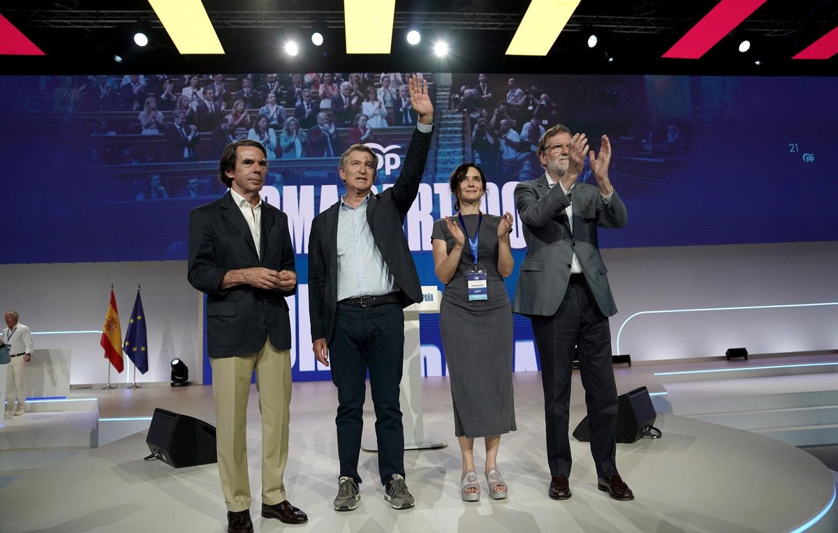 Aznar, Feijóo, Ayuso y Rajoy, en el cierre del Congreso Nacional del PP.