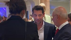 Jonathan Andic y su padre en la tienda de Mango de la Quinta Avenida, en 2022.