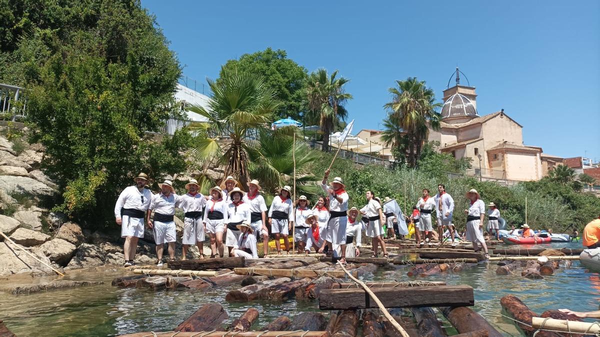 Los "maeros" al reagruparse en Sumacàrcer.